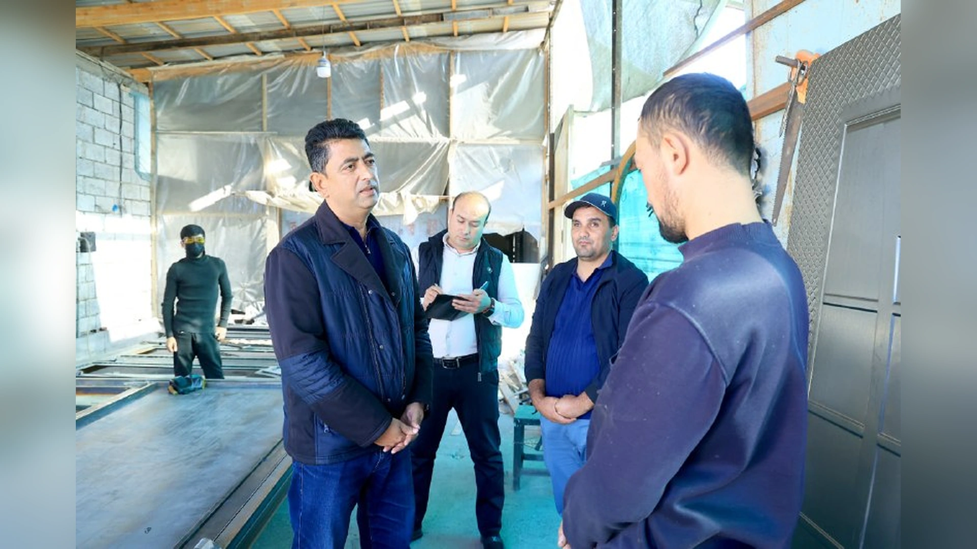 Zarangarida darvoza işlab çiqariş ustaxonasi
