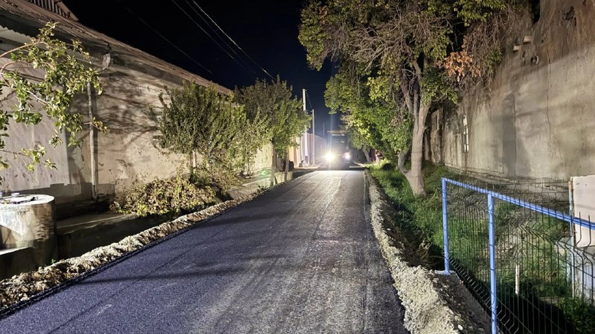 Shofirkon qishloqlaridagi ichki yo‘llarni asfaltlashtirish ishlari