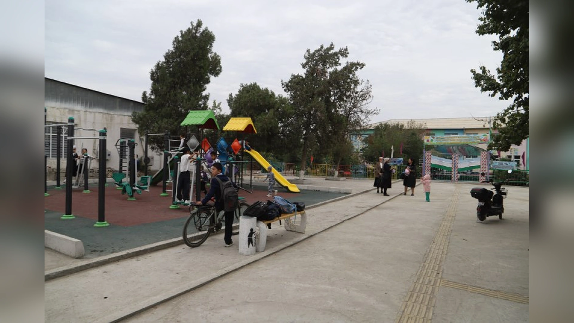 Shofirkon tumanidagi Tinchlik mahallasida infratuzilma loyihalari